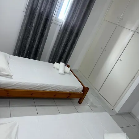 Perigiali Apartament ニドリ